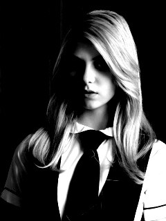 Тейлор Момсен обои