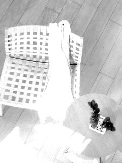 Отдых на плетенном кресле обои