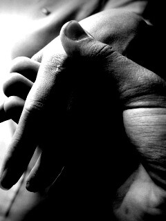 Прикосновение рук обои