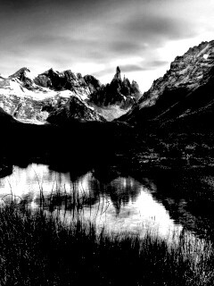 Болота на фоне гор обои