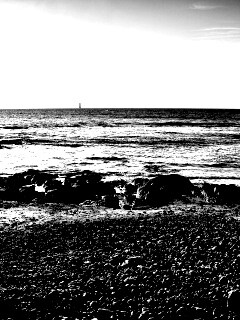 Чёрно-белое фото побережья обои