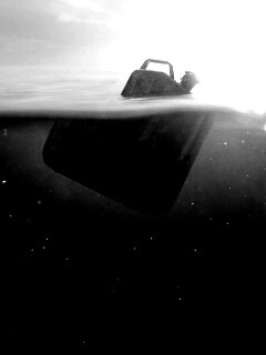 Не бывает "немного" мусора обои