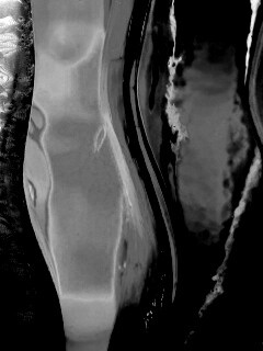 Цветные линии на стекле обои