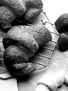 Круассаны с клубникой обои