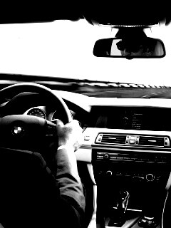 За рулём BMW F10 обои