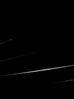 Лучи света на фиолетовом фоне обои