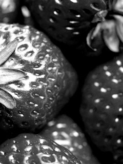 Сочная клубничка обои