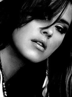 Брюнетка обои