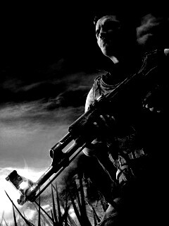 С оружием и в бронежилете обои