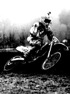 Зрелищное ралли на мотоциклах обои