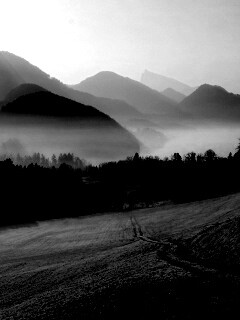 Дорога в туманную долину обои