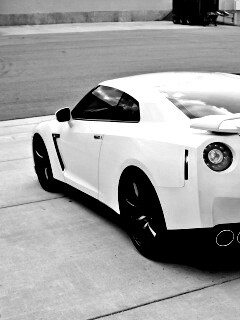 Белый ниссан обои