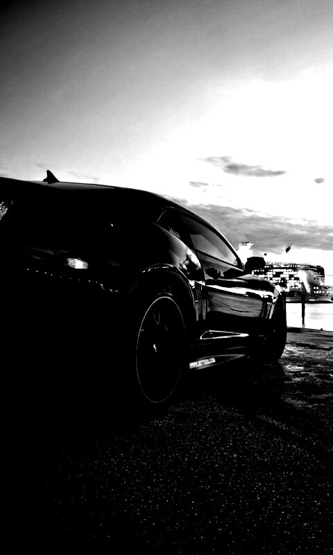 Черный спорткар обои