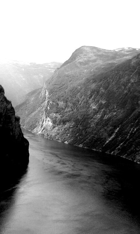 Горная река обои