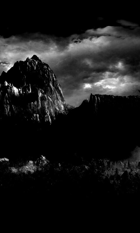 Горы посреди джунглей обои