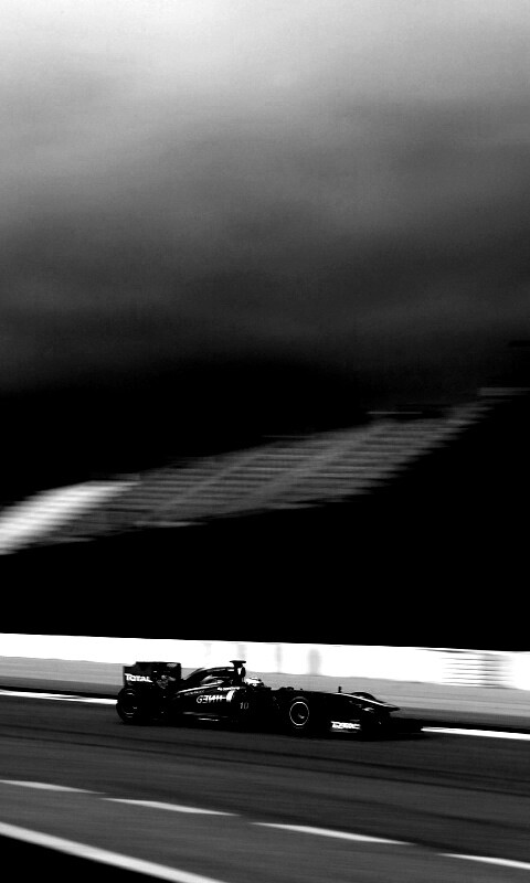 Болид на треке обои