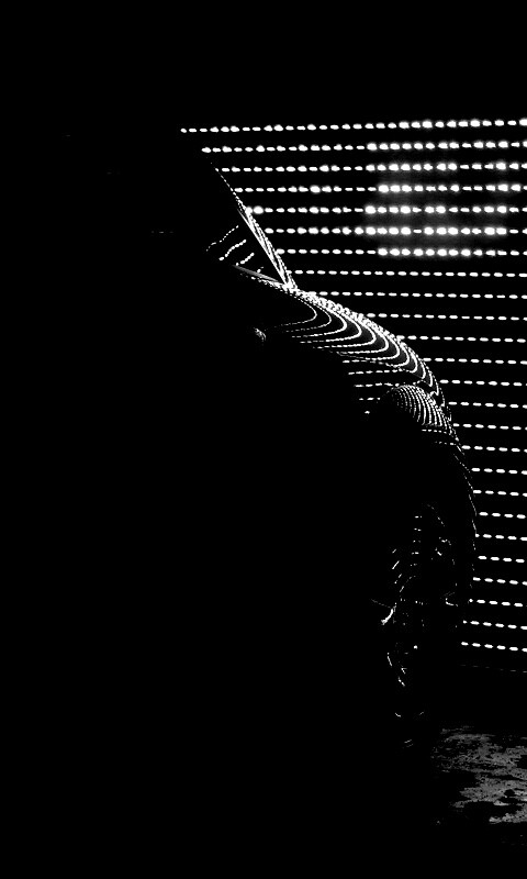 Машина в закрытом гараже обои