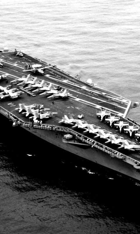 Авианосец в море обои