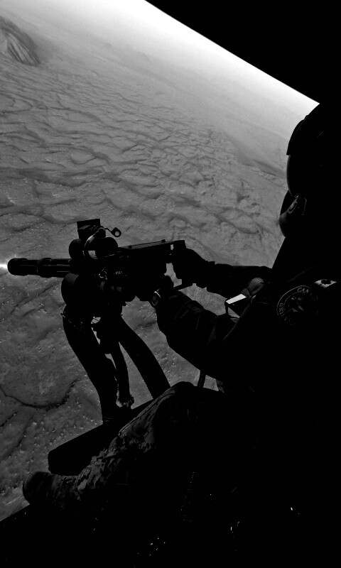 Обстрел с борта вертолета обои