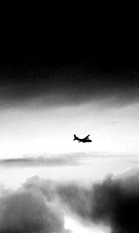 Самолет в небе обои