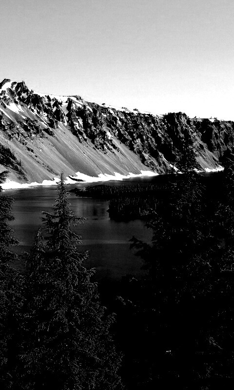 Озеро в кратере обои