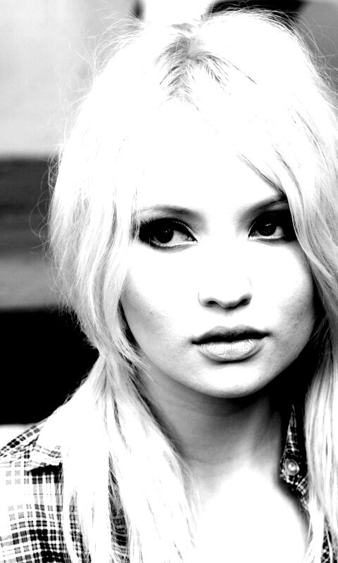 Эмили Браунинг обои