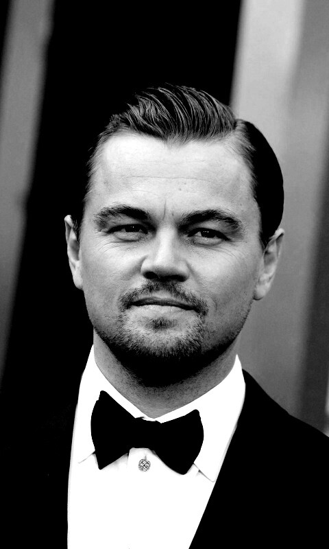 Леонардо Дикаприо в костюме обои