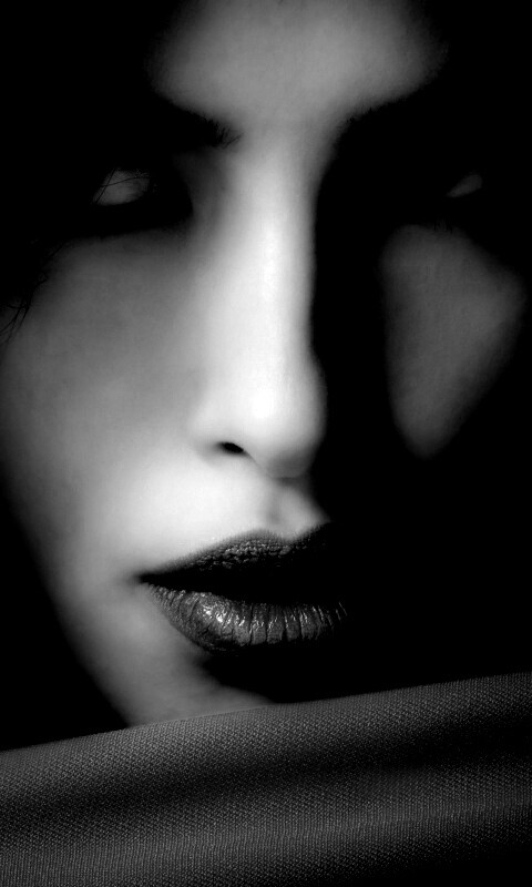 Женский взгляд обои