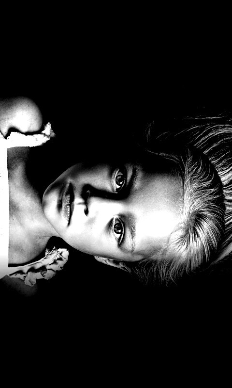 Маленькая девочка обои