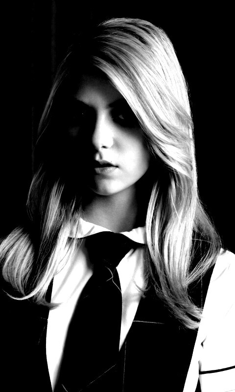 Тейлор Момсен обои