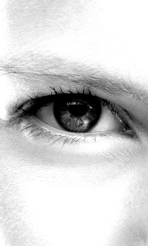 Она смотрит на тебя обои