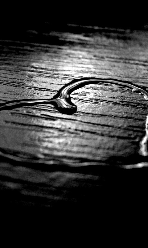 Сердечко из воды обои