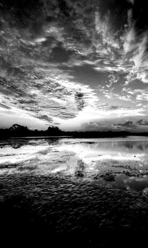 Дивный закат на озере обои