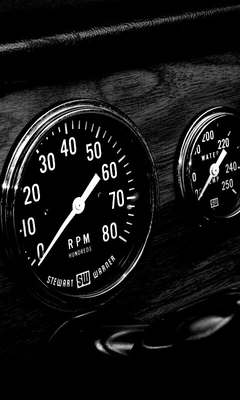 Приборная панель автомобиля Dodge обои