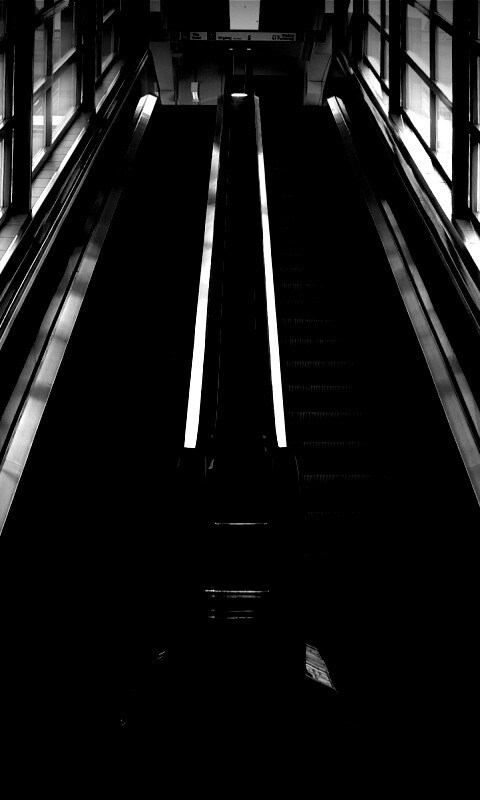 Эскалаторы снизу обои