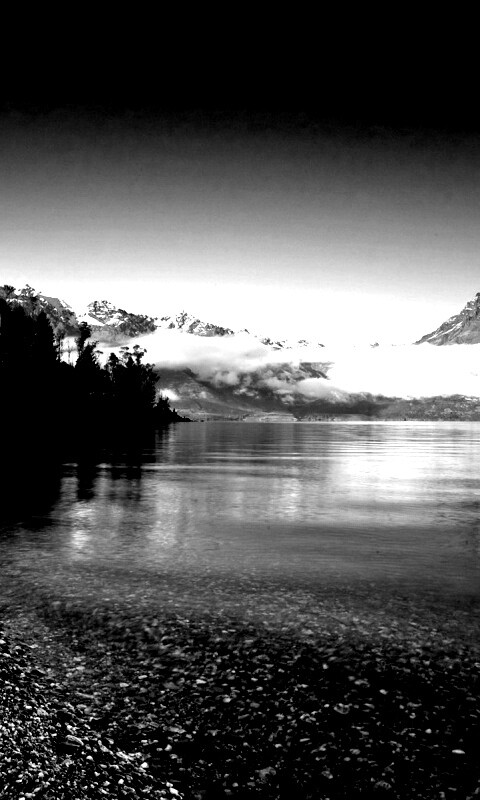 Озеро в предгорье обои