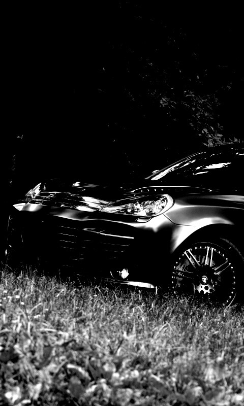 Концепт внедорожника в лесу обои