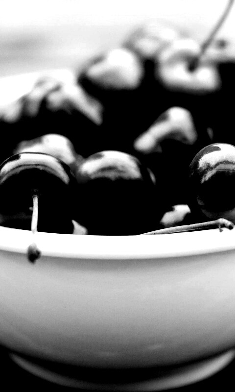 Миска спелой черешни обои