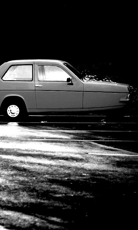 Трёхколёсный ретро автомобиль обои