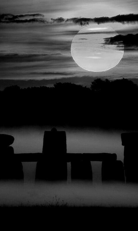 Стоунхэндж в утреннем тумане обои