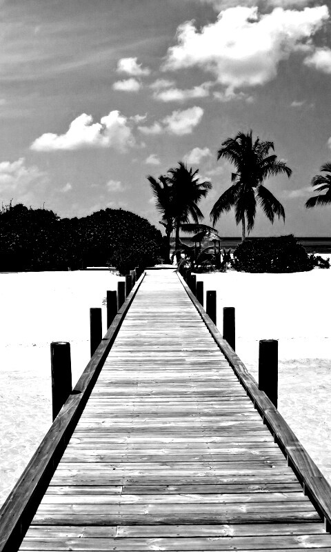 Пирс на тропическом острове обои