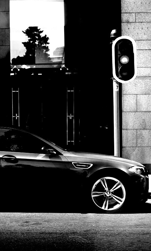 BMW F10 на светофоре обои