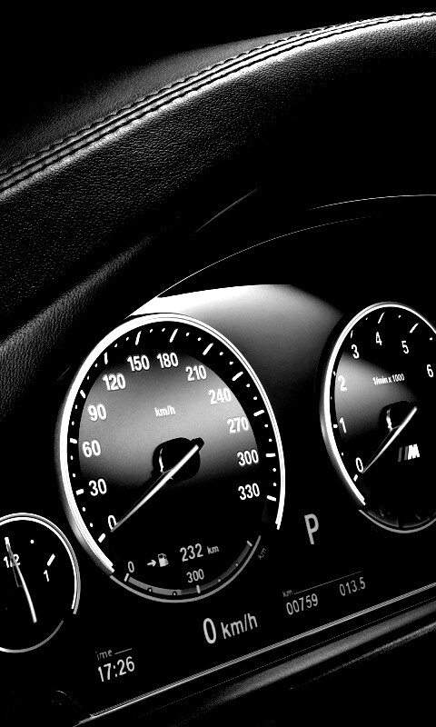 Приборная панель BMW F10 обои