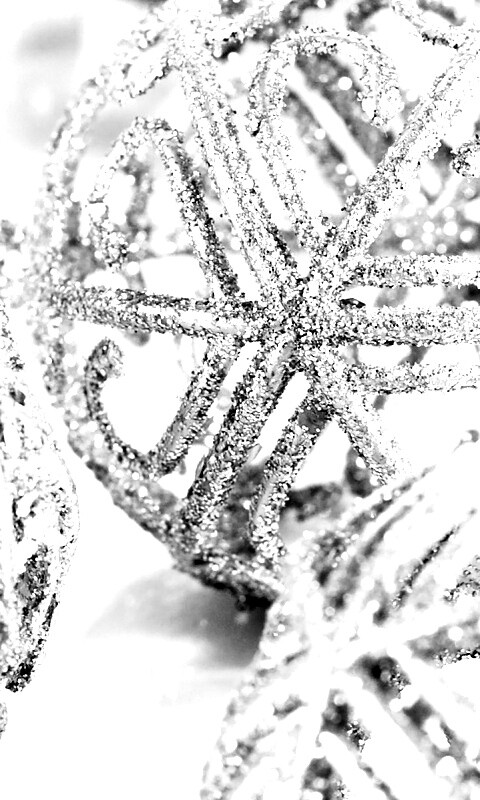 Серебрянные новогодние шары обои