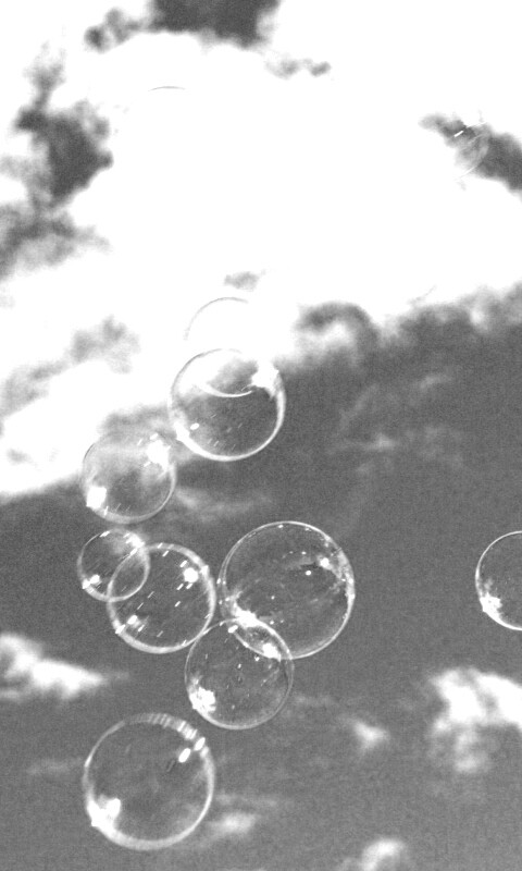Мыльные пузыри в небе обои