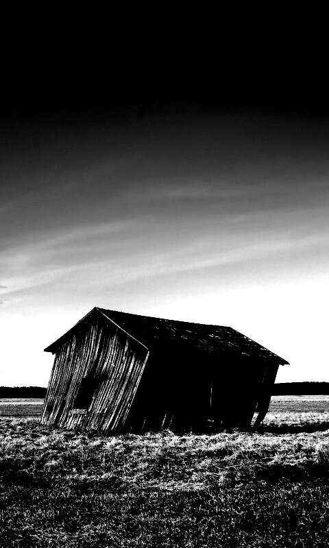 Покосившийся сарай обои