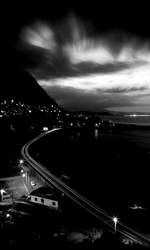 Городок у моря обои