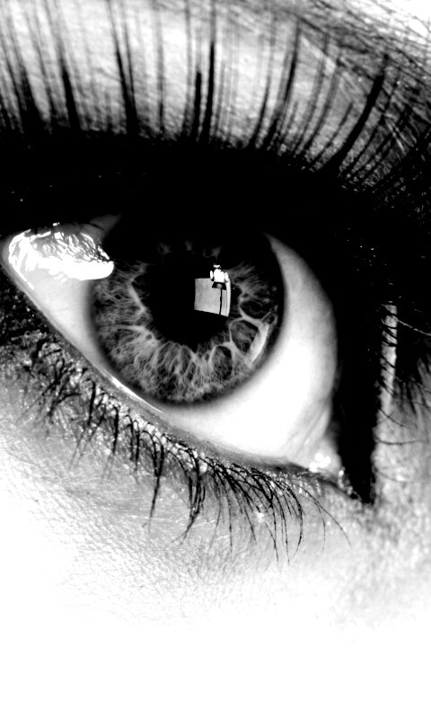 Глаза цвета стали обои