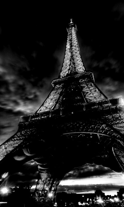 Вид снизу на Эйфелеву башню обои