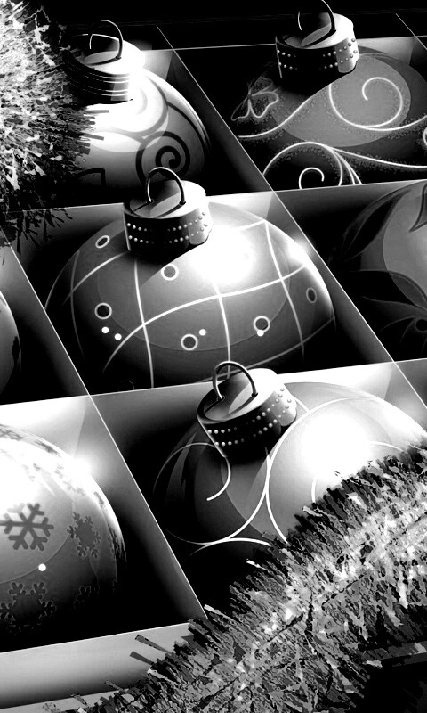 Елочные игрушки в коробке обои